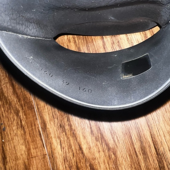 Gucci Slides - Picture 3 of 4